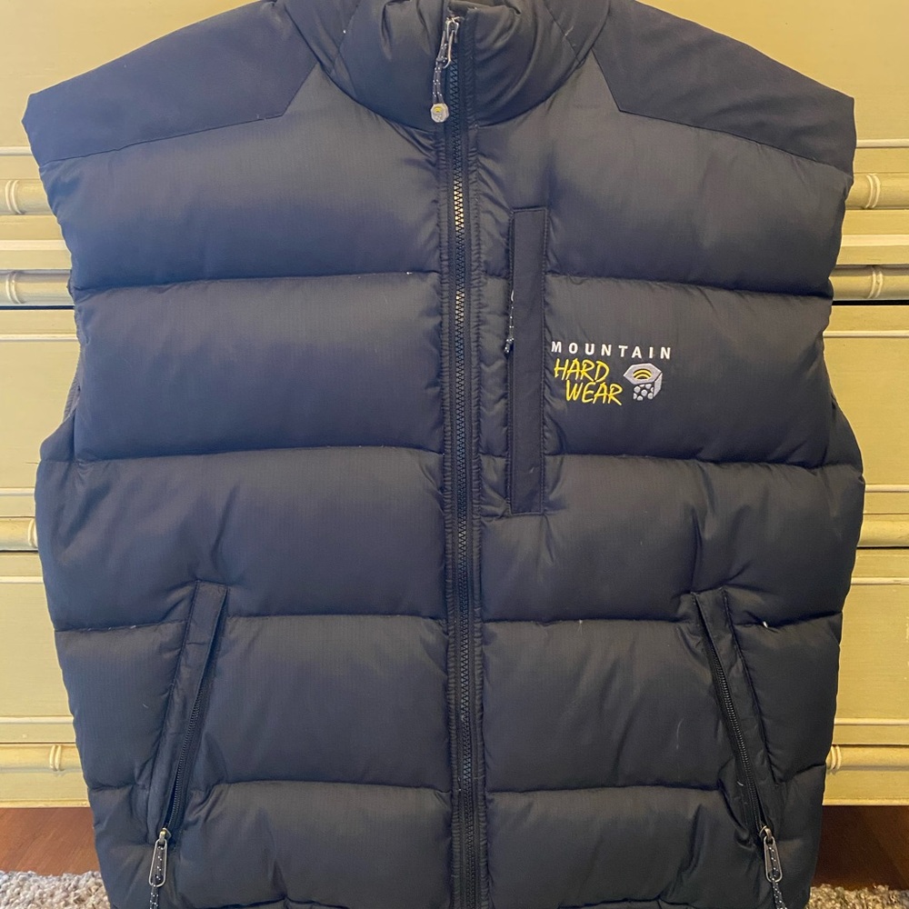 Mountain Hardwear Black Quilted Vest for Outdoor Warmth